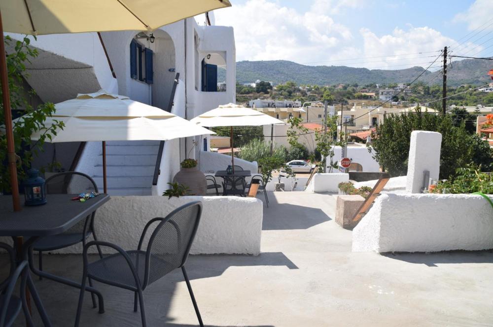 Attica Hotel Ephie Vathí エクステリア 写真