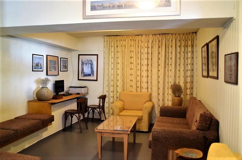 Attica Hotel Ephie Vathí エクステリア 写真