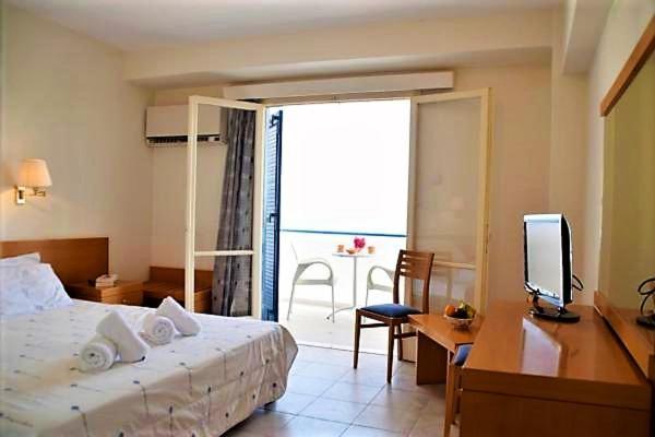 Attica Hotel Ephie Vathí エクステリア 写真